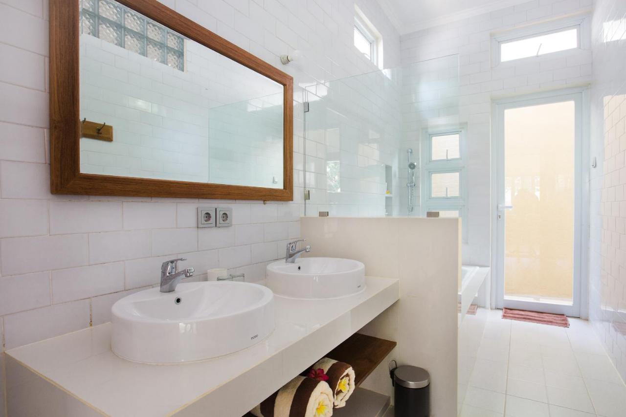 짐바란 Donguri House Bali B&B 외부 사진